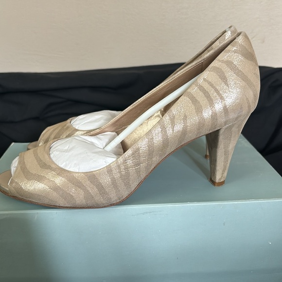 Antonio Melani Marion 713 Gold Met Zebra Pumps - Picture 2 of 10